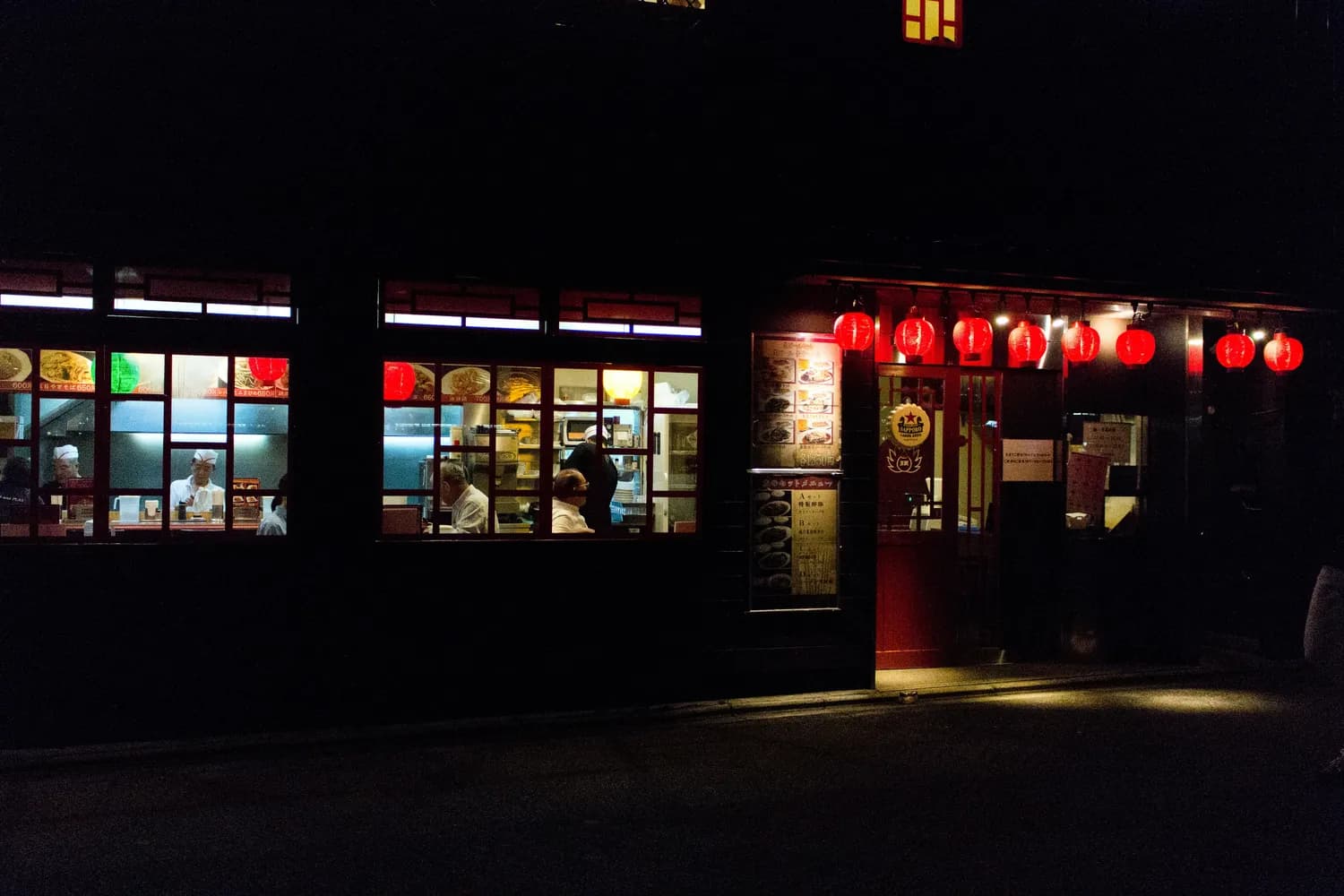 回味黑鸭煲：18年匠心打造的武汉美食传奇