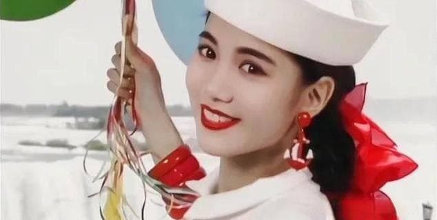 从港姐冠军到回归续写传奇，袁咏仪的演艺不凡路