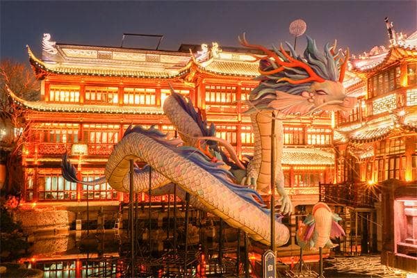 跨境营销中，如何克服文化差异，实现全球化传播？
