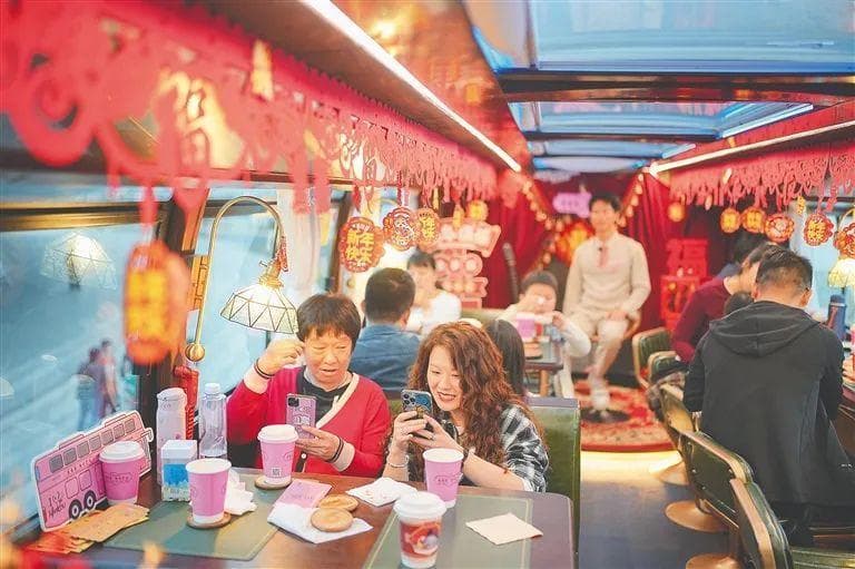 万春会、烟花晚会、木棉赏花、雨林探秘……嗨游不停，海南包好玩的！