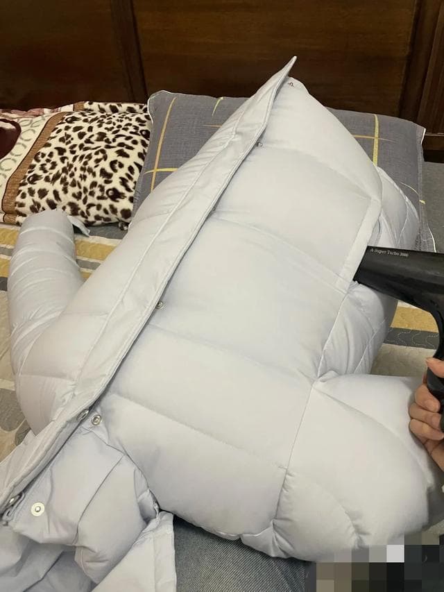 吹风机巧救羽绒服蓬松度，冬季保暖不发愁