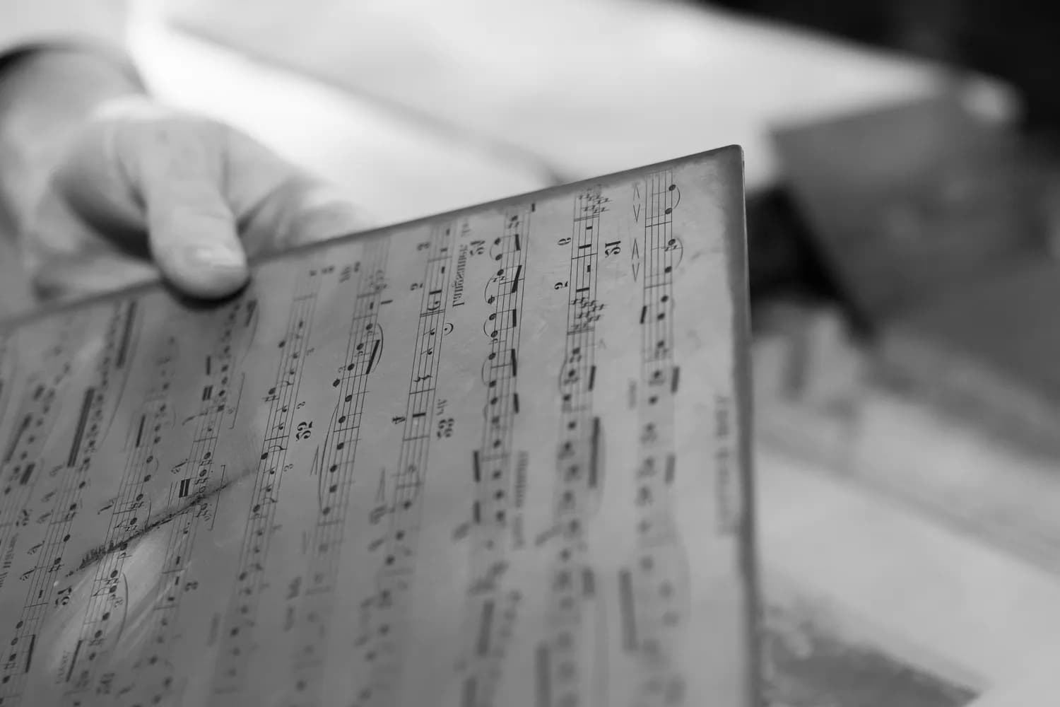 《少林寺》插曲揭秘：两首经典歌曲背后的故事