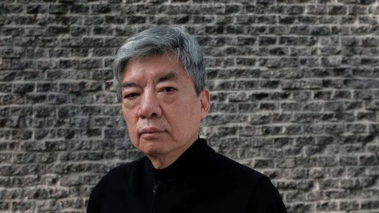 新晋普利兹克建筑奖得主刘家琨，他有两件作品在重庆
