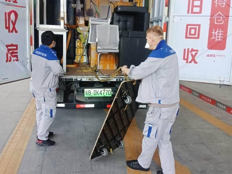 搬家时如何保证贵重物品的安全？