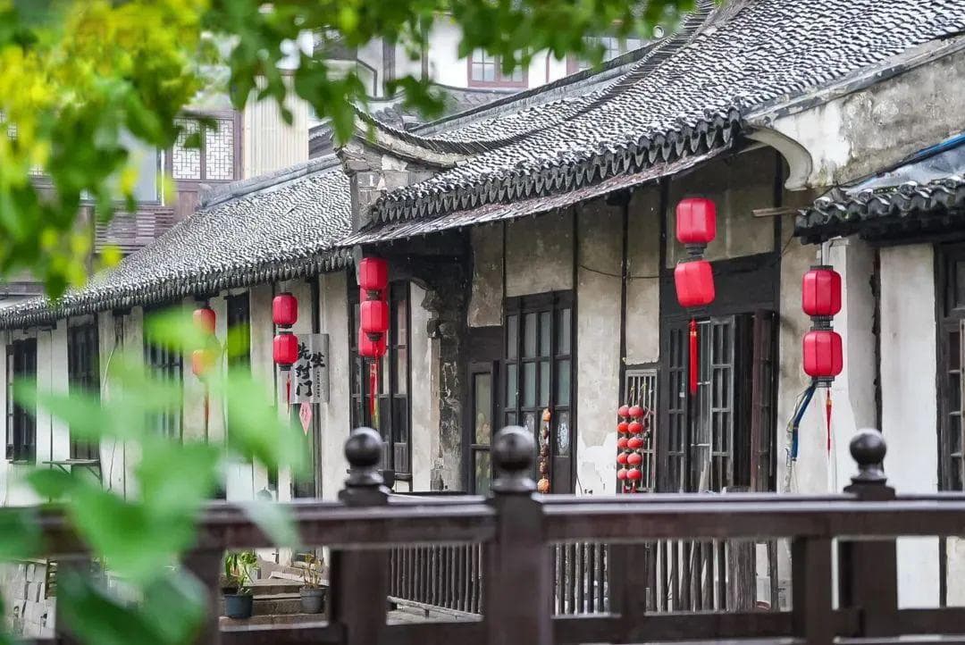 新场古镇融合海派中医文化，开启康养生活新体验