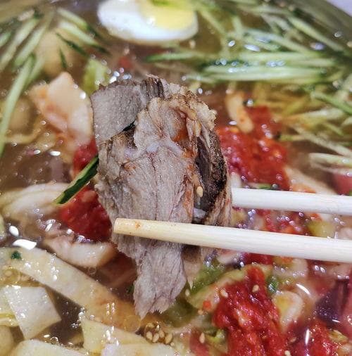 冷面配菜：种类、风味、色彩与营养的完美搭配