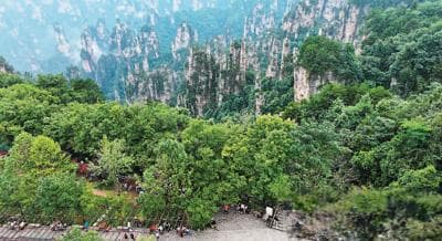 张家界“圈粉”海外游客