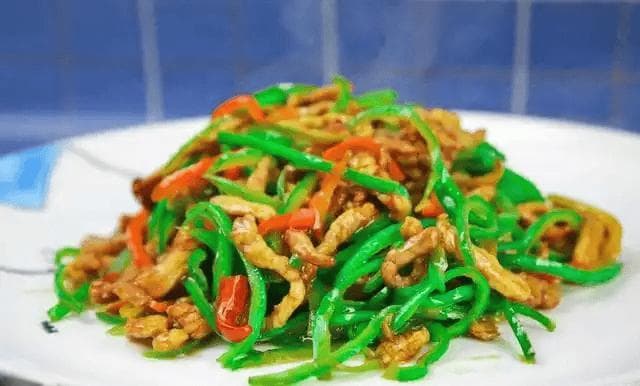 8道健康年夜饭菜谱：从彩椒炒牛肉到南瓜糯米饭