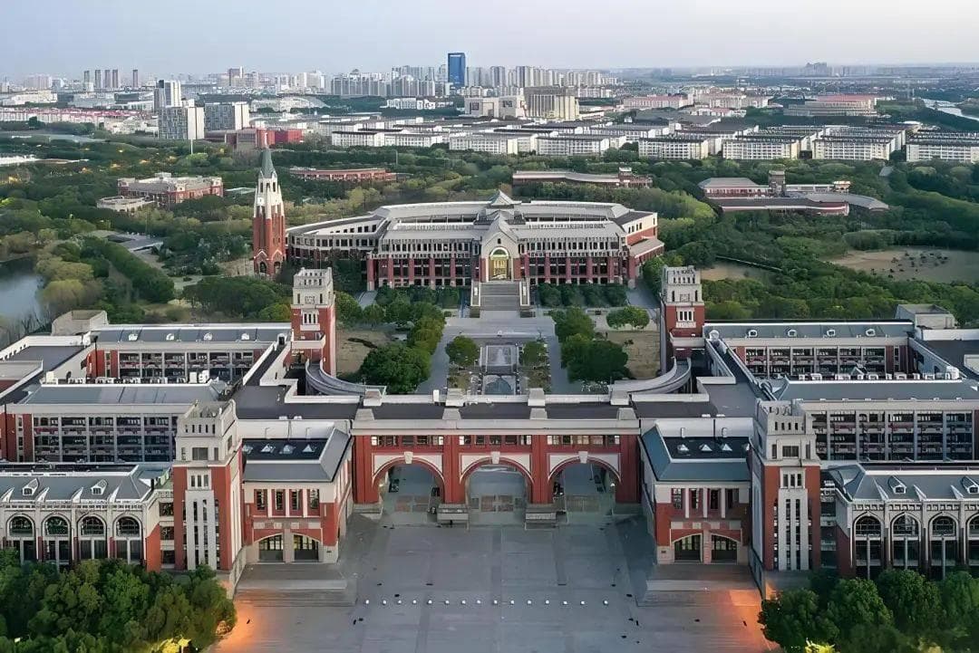 华东政法大学2025法学考研：招生目录、考试范围与录取数据分析