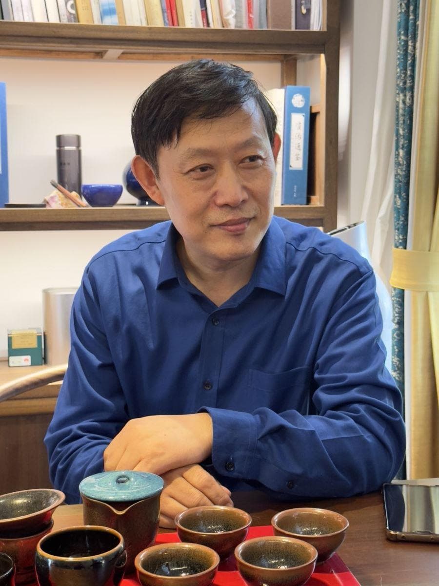以匠人精神和文人风范把古典文化精髓“刻”进砚石
