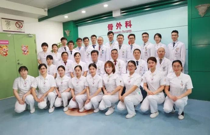 老生常谈的膝关节滑膜炎，骨科医护告诉您怎么治疗最管用？