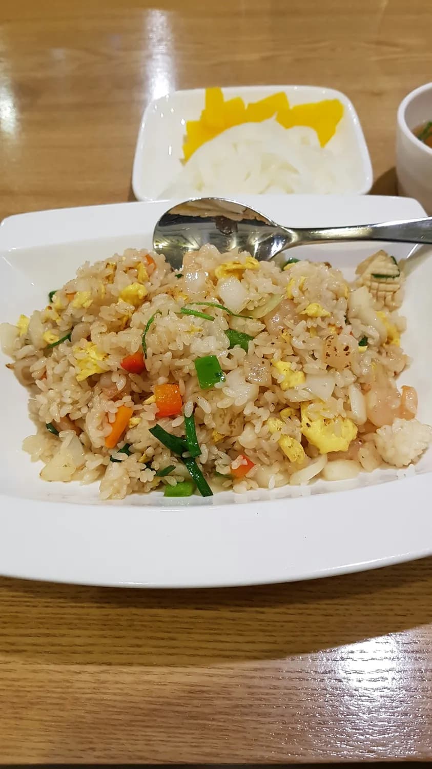 掌握完美虾仁炒饭的秘诀，你也能成为大厨！