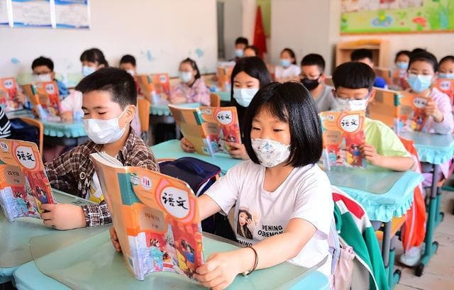 官方回应：2025年中小学学制改革传闻不实，"522"学制不适合当前教育模式