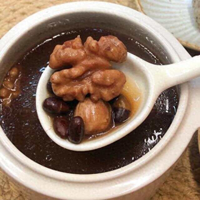 中国五大增加骨密度的食物，平常多吃，骨头“硬梆梆”