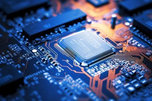 一文读懂比较器：从基础原理到迟滞比较器的深度解析与应用实例