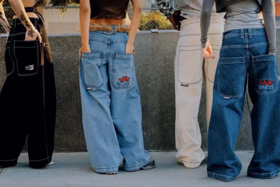 Baggy牛仔裤鼻祖JNCO：从90年代传奇到TikTok复兴
