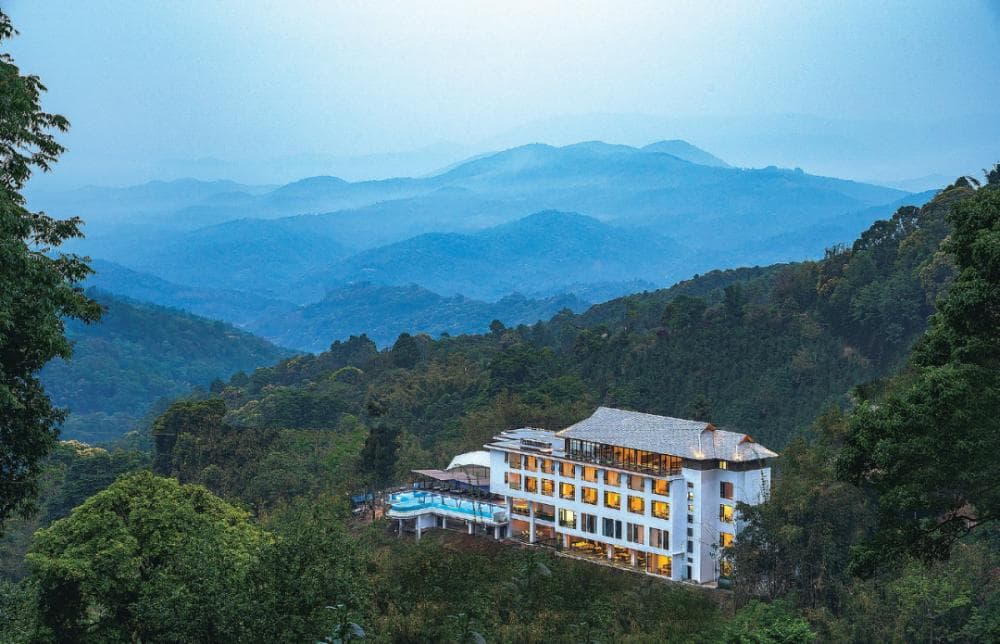 以茶促旅新方向 哈尼老寨大变样——西双版纳州勐海县格朗和乡南糯山村乡村旅居案例