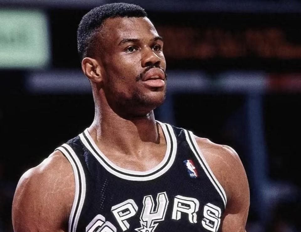 包揽MVP+DPOY有多难？NBA历史仅5人做到，现役1人上榜