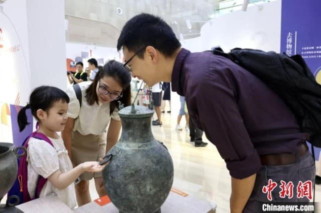可触摸的“文物” 重庆一博物馆推出无障碍体验展