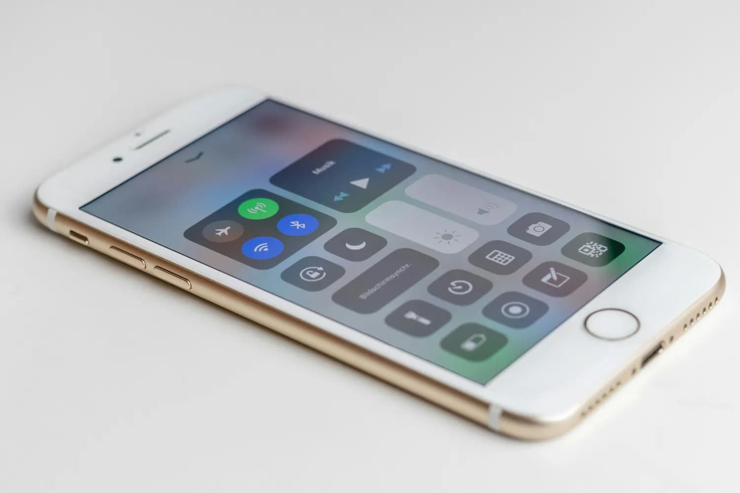 iOS 17防骚扰功能详解：系统级拦截+第三方应用，告别通讯骚扰