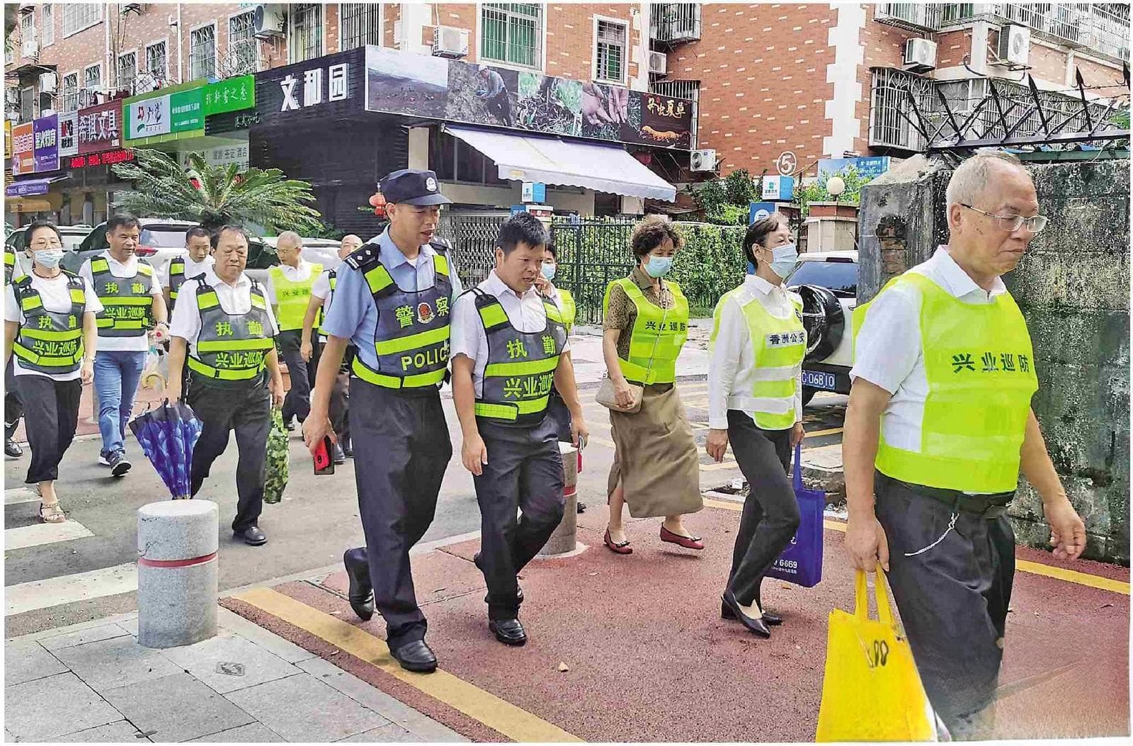 织密社区小网格 夯实基层大治理