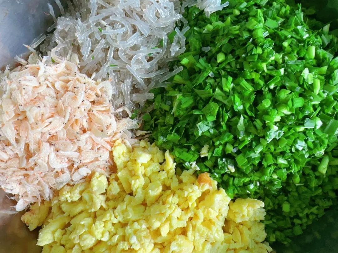在家也能做出美味韭菜盒子，简单四步就能搞定！