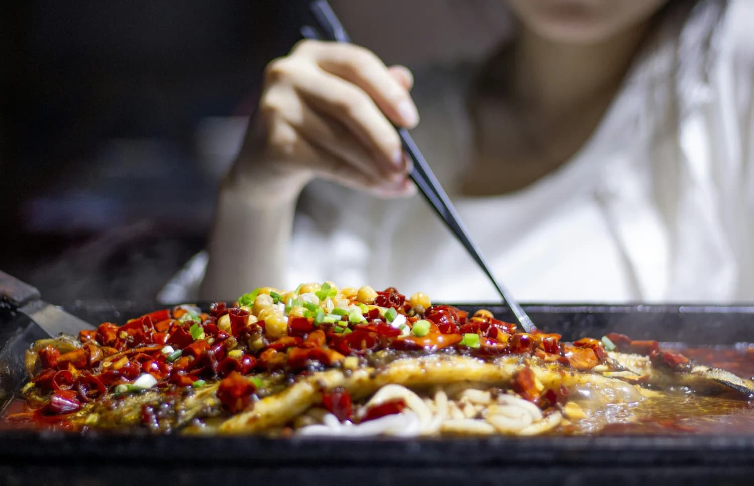 川渝美食大PK：谁才是你的菜？