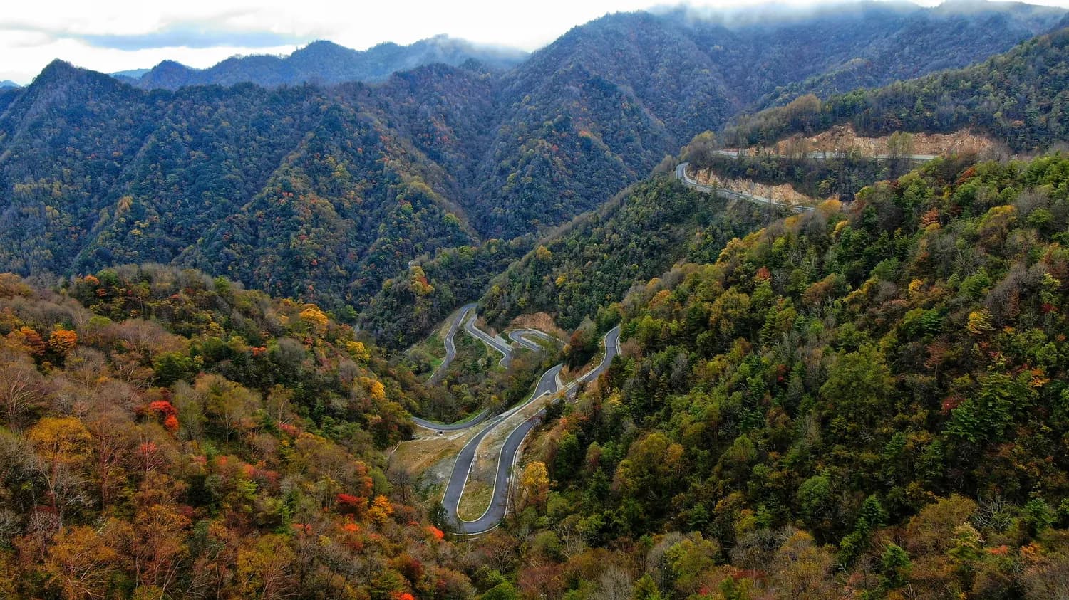广州到梵净山自驾八天游：路线规划、景点美食住宿全攻略