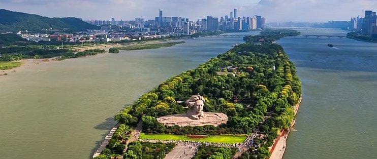 长沙橘子洲头游玩攻略：交通、路线与拍照打卡全攻略