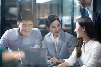 从 “社恐” 到正常社交 —— 社交焦虑症患者的康复之路