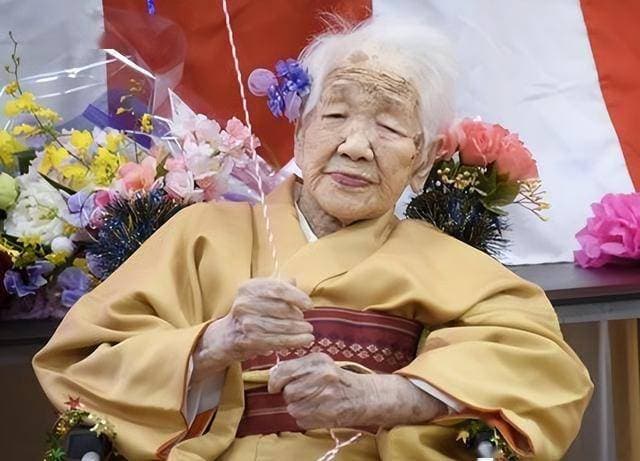为何自然进化将人类寿命限制在100年左右，背后藏着哪些“密码”