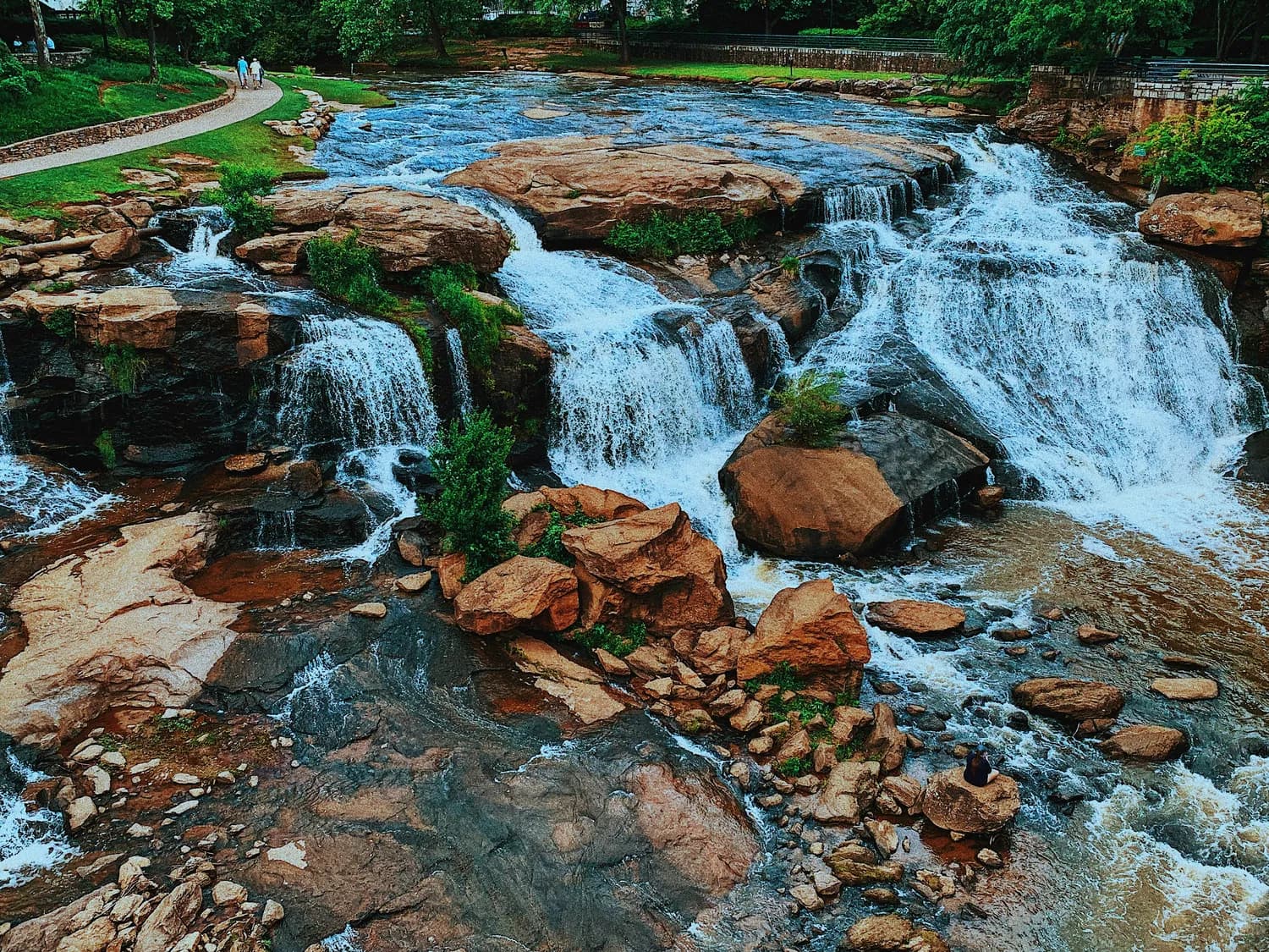 云台山景区智慧旅游：智能导览+AR互动，打造沉浸式游览新体验