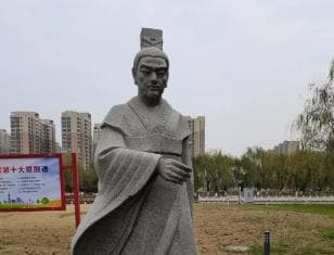 在政治和文学方面，曹植有哪些成就与作为？