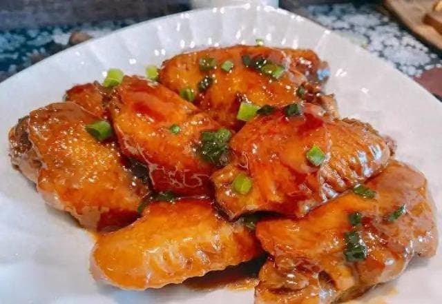 7岁女孩“性早熟”，身高定格在1米4，医生：这些食物别给孩子吃