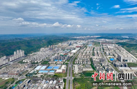 四川宜宾：数字经济产业集群助力城市“智慧未来”