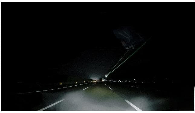 夜间高速的神秘绿光：防疲劳神器还是安全隐患？