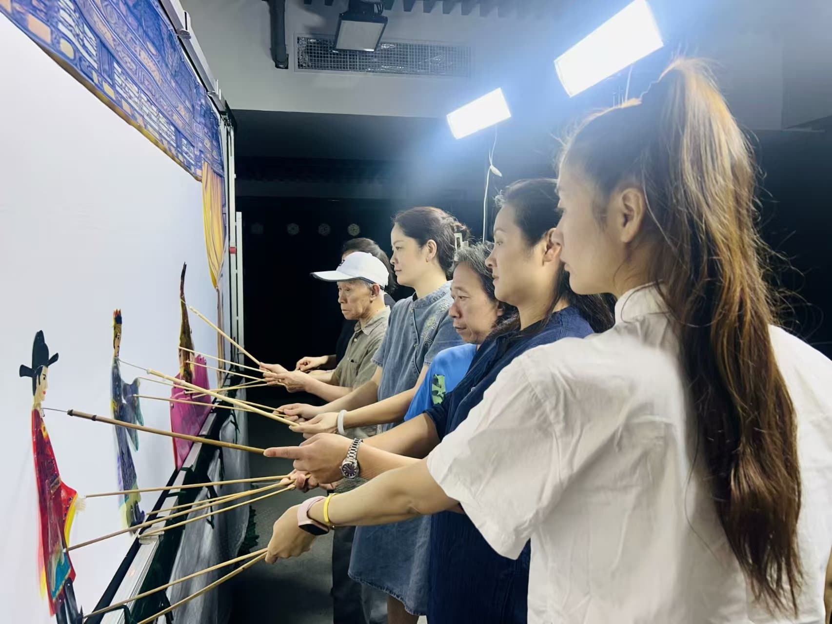 皮影戏中的哪吒：传统艺术演绎经典神话