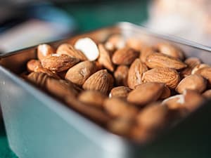 杏仁过敏症状及应对方法