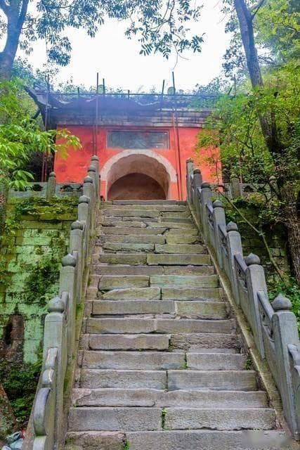 武当山一日游完全攻略：精华景点全览