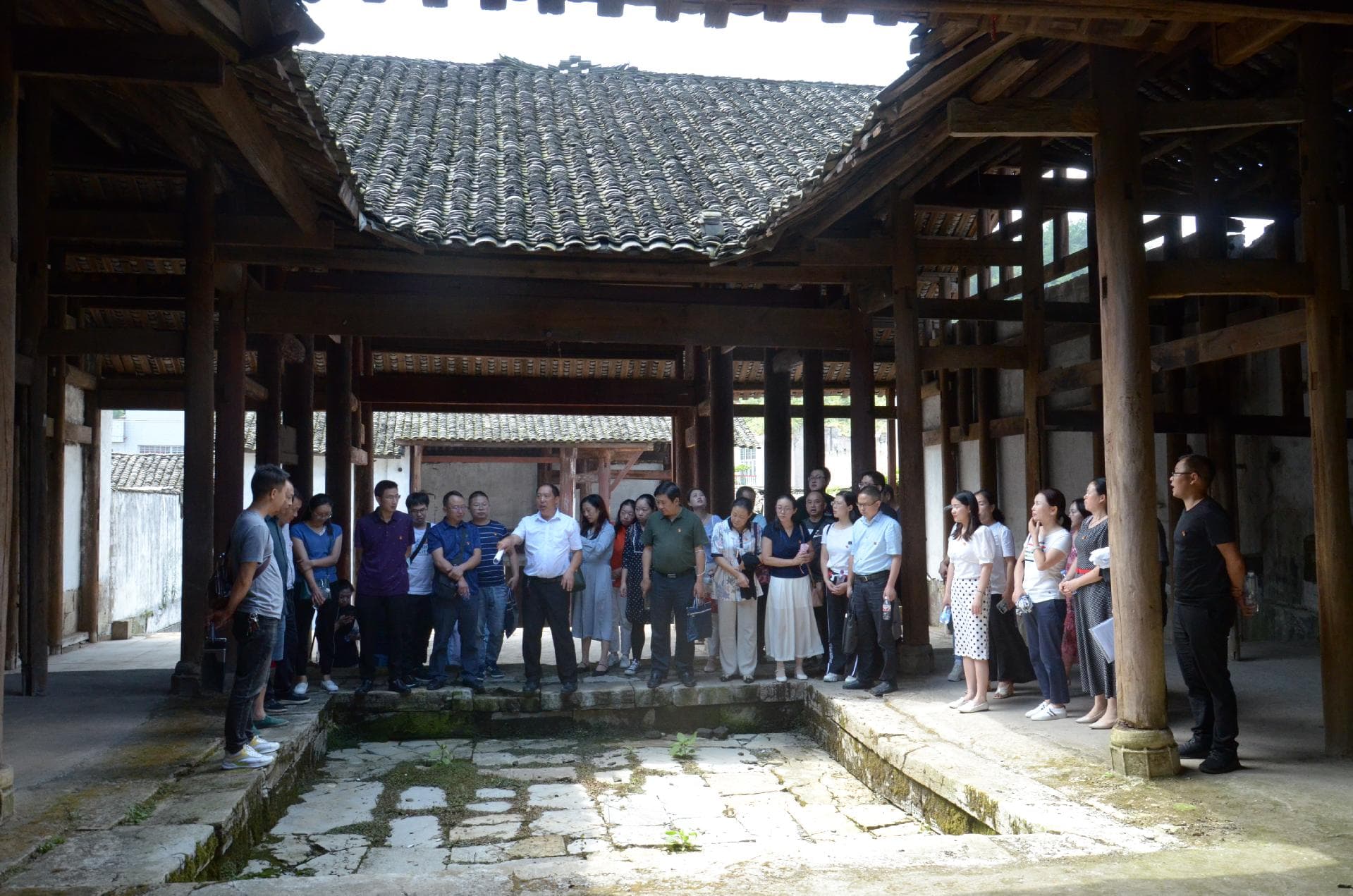 党建引领　打造百姓满意医院