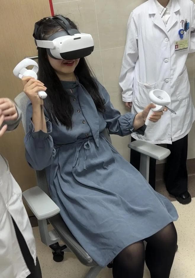 玩VR游戏能治眩晕？阿婆“天旋地转”三个月，VR技术助力她康复