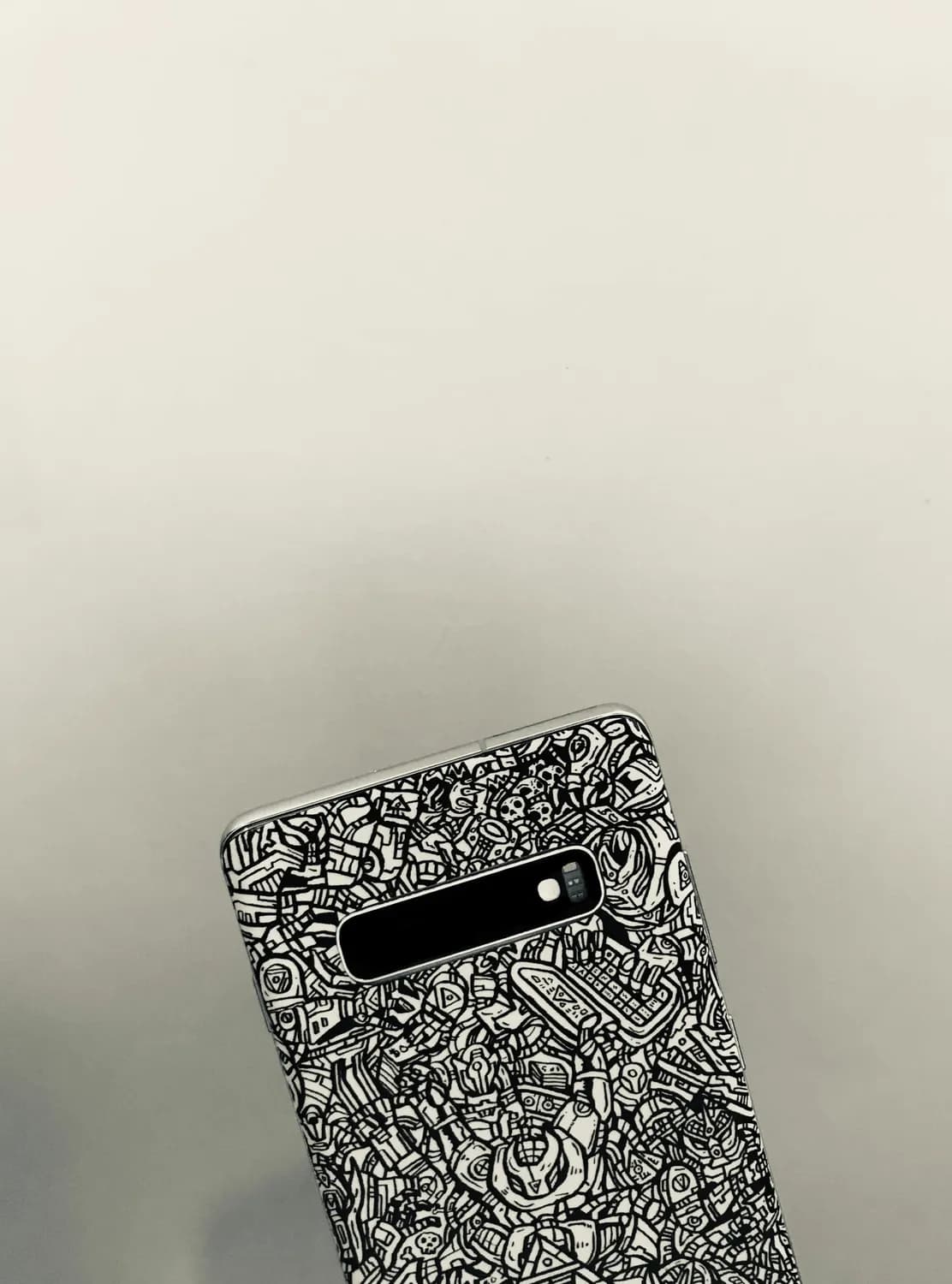 DIY个性化手机壳：绘画技巧大揭秘！