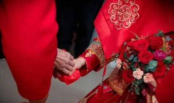 八字命理：夫妻宫被合，婚姻是吉还是凶？