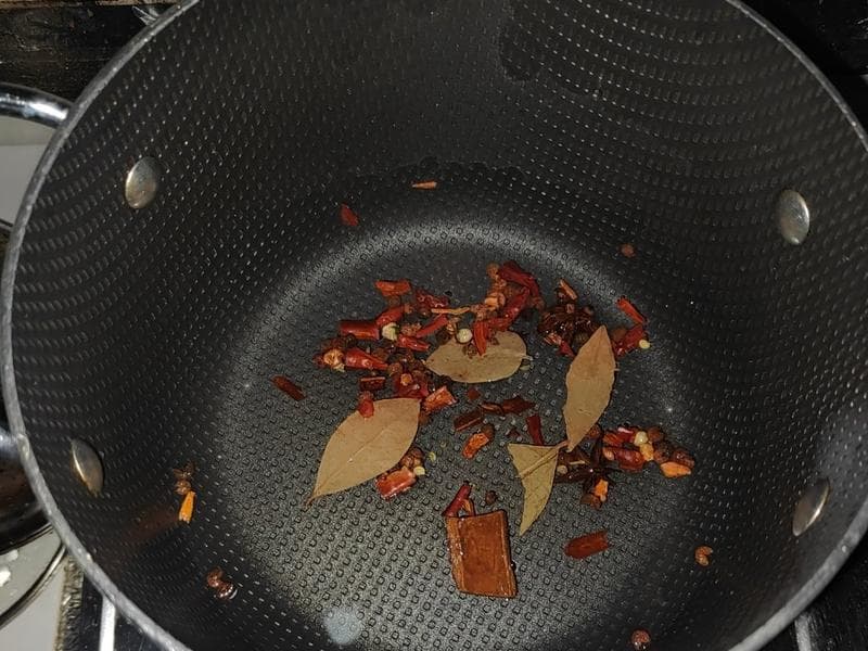 自制黄飞鸿麻辣花生：详细配方与制作流程