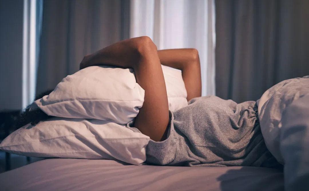 试了很多方法还是睡不着？医生：这么做，你说不定就睡着了