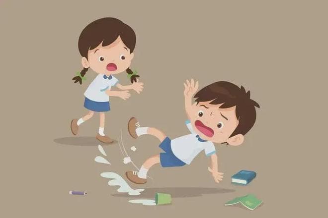 孩子在园磕碰受伤，高情商幼师，这样回复家长！