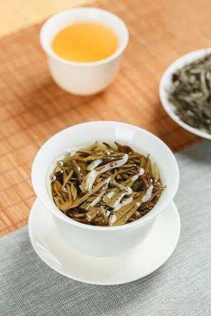 夏天喝白茶，好处多多，但要注意4点，尤其是第3点