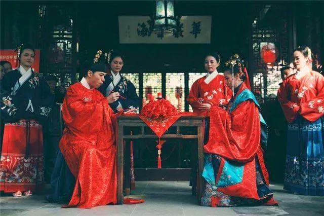 古人收多少彩礼？说说古代的婚嫁习俗