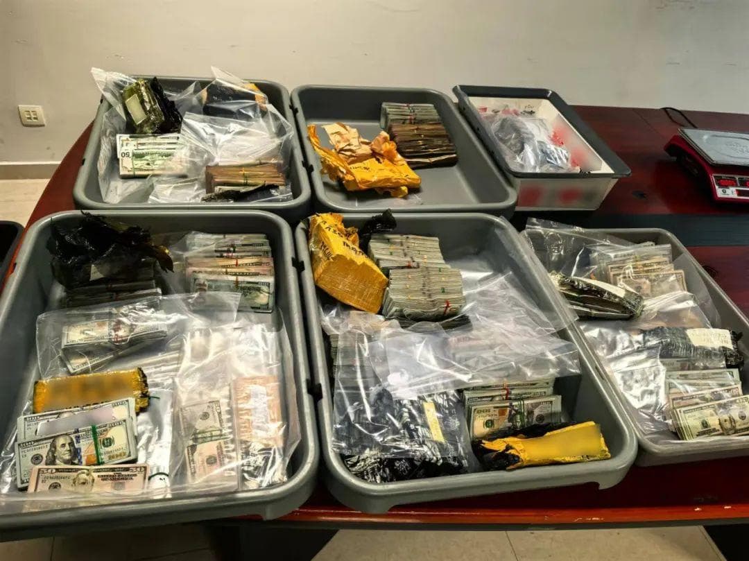 一旅客行李箱内塞满成捆美元现金！海关提醒：货币现钞属于限制进出境物品