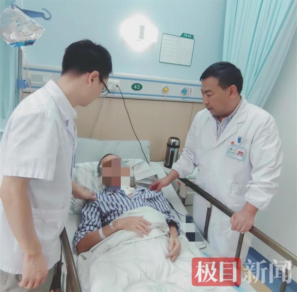 七旬老人误吞鱼刺，脖子上长出鹅蛋大肿块